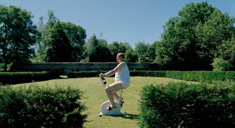 Nevessünk a szobabiciklin izzadó kövéreken, attól majd biztosan le fognak fogyni