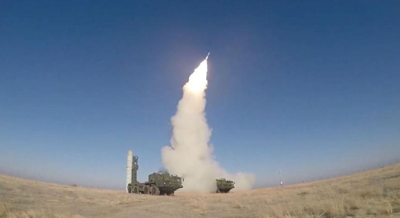 Hatalmas botrány robbant ki a szomszédban: titkos Sz 300-as iratok kerülhettek Ukrajnába