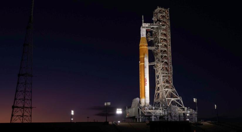 Elbaltázott tankolás miatt csúszik a NASA Holdutazása