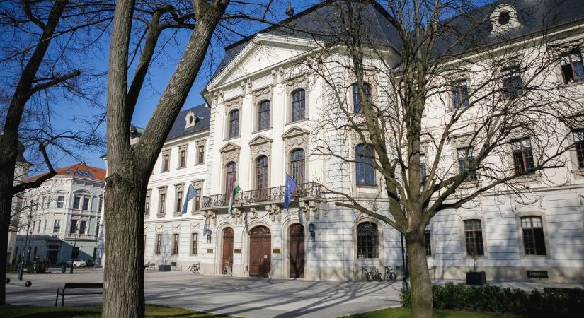 Még lehet jelentkezni a Szenior Akadémia 2025/26-os tanév tavaszi félévének kurzusaira