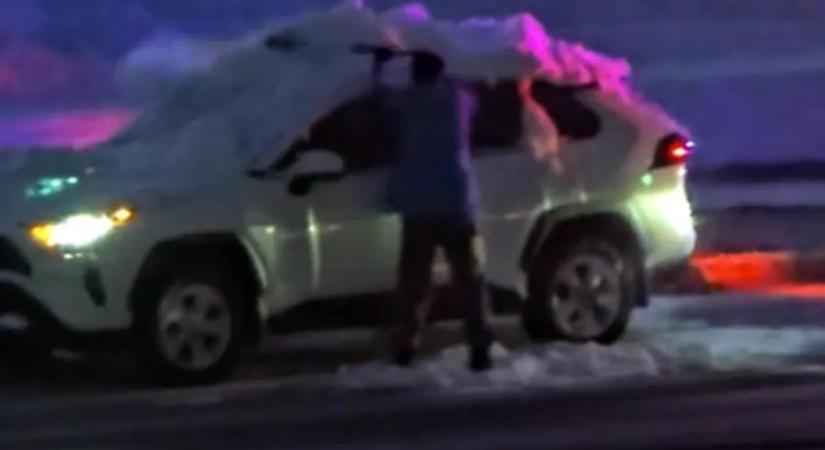 Zseniális büntetést szabott ki a rendőr a lusta autósra, már milliók látták ezt a videót