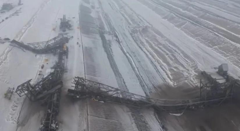 Ekkora robbantás még nem volt Európában, kártyavárként dőlt össze a híd – videó