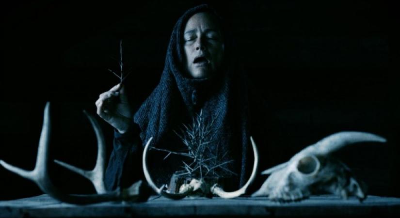 Mother of Flies: Juliska és a boszorkány (kritika)