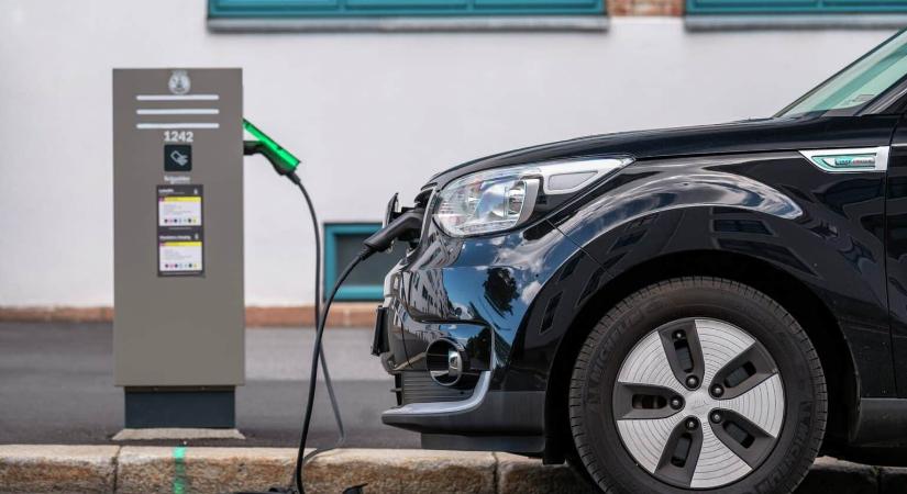 Régi vitát zár le a város: több ezer villanyautós kívánsága teljesül