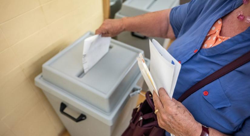 A posta ma kezdi kézbesíteni a választási értesítőinket, de aki nem tud addig várni, elmondjuk mi van benne