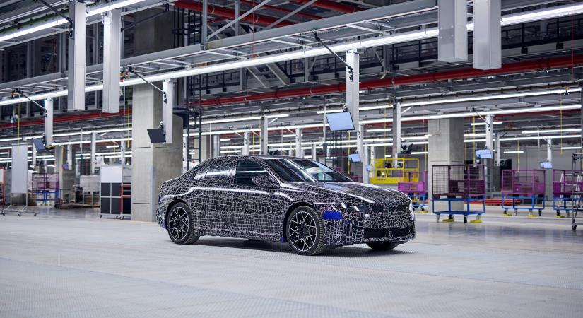 Elkészültek az első új BMW i3-asok