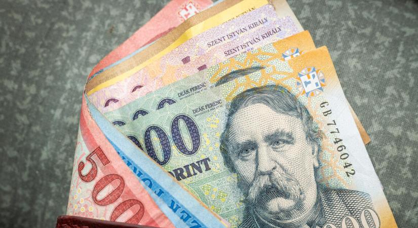 Mértéktartásra tanít a forint ma reggel