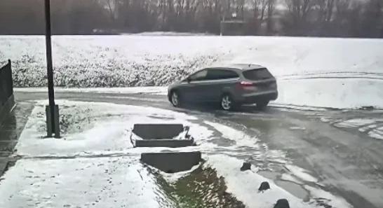 A hatodik autólopása volt a férfinek a sülysápi eset, ahol egy gyerekkel együtt vitt el egy kocsit a bölcsőde elől