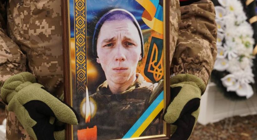 Végső búcsút vettek Ungváron a 25 éves Olekszij Brinykótól