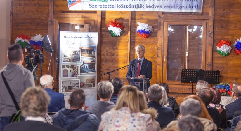 Soltész Miklós: Összefogás és béke kell a fejlődéshez