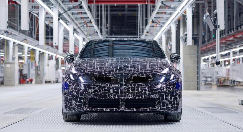 A BMW megmutatta a gyártásba kerülő új i3 első képeit