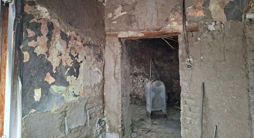 Adományt gyűjtenek a családnak, akiknek mindenük odaveszett a tűzben – videó