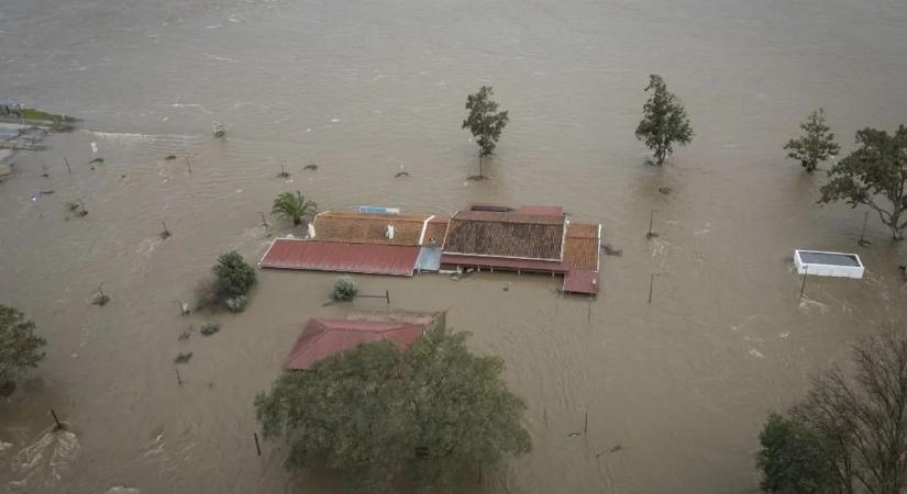 Hiába a súlyos katasztrófahelyzet, megtartják a választásokat