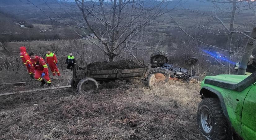 Halálos traktorbaleset: a jármű alá szorult annak vezetője