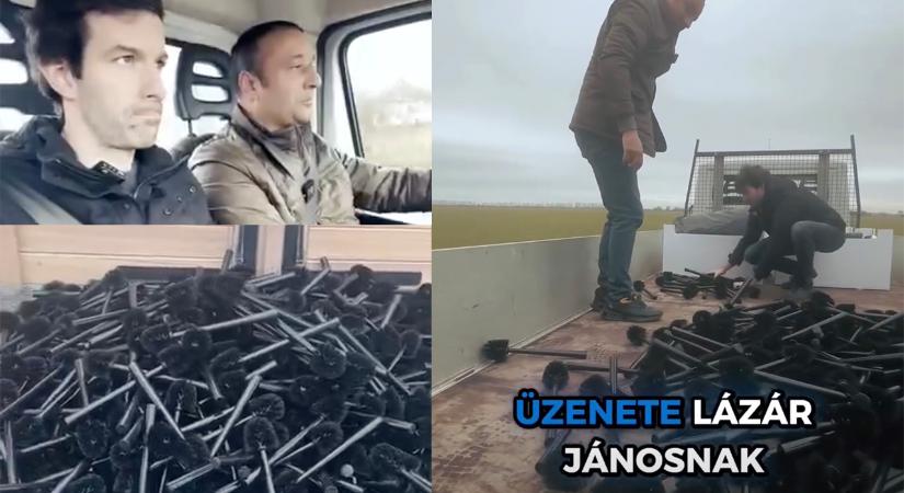 Sarló, kalapács, vécékefe