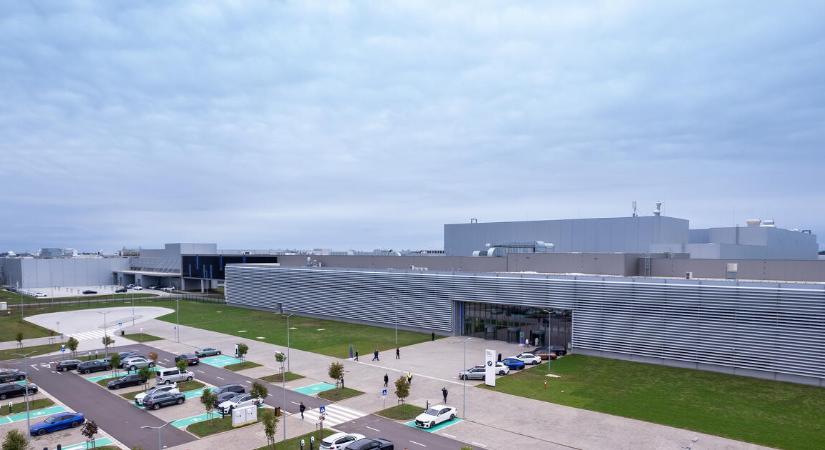 Ez volt az utolsó pocsék év a magyar iparban? Ki kell jönni a mélyrepülésből