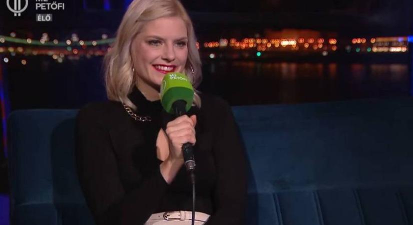 Sármos párja eljegyezte a köztévé műsorvezetőnőjét: ezzel a közös fotóval jelentették be