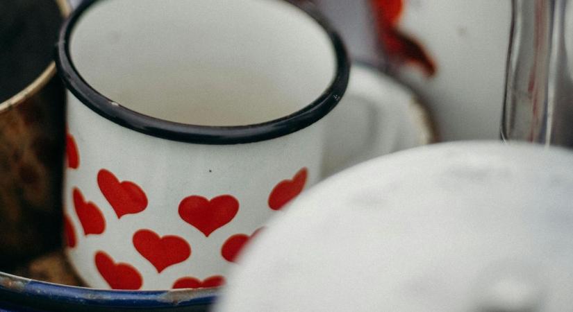 Bombaüzlet – A netes csoportokban mindent is kapni, bármit is el lehet cserélni