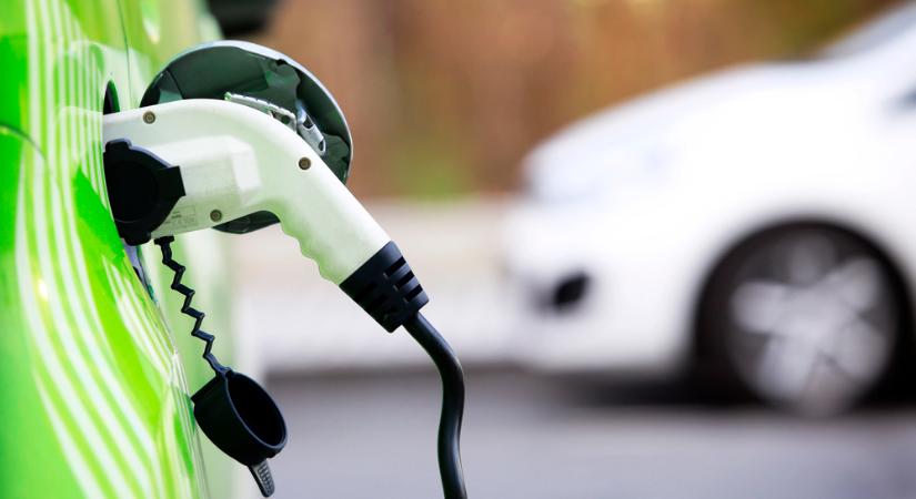 Elektromos autó most szinte ingyen használattal
