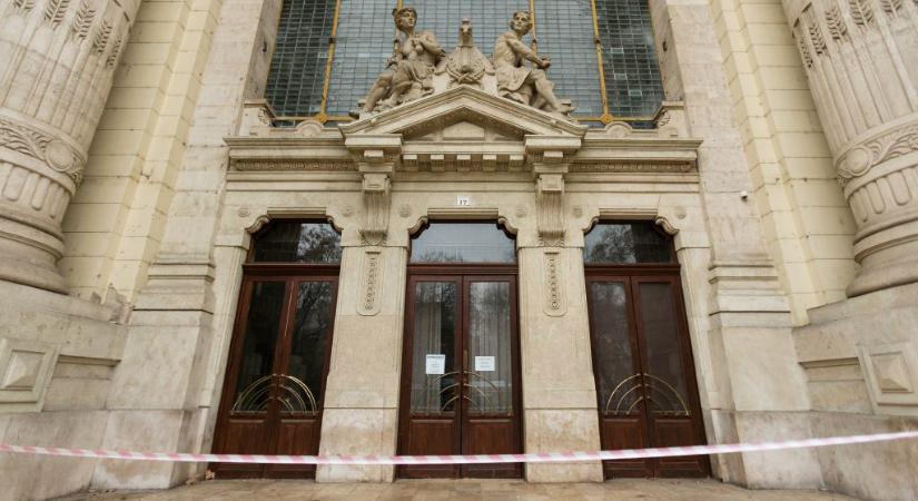 Romhalmazzá vált a Tőzsdepalota, most egy Tiborcz Istvánhoz köthető cég kezdheti az átalakítást