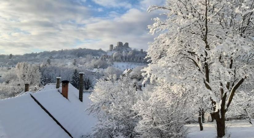 Az időjárás a rekordok telét hozta el idén a Bakonyba, és még mi jöhet, dermesztő adatokat mutatunk (galéria)