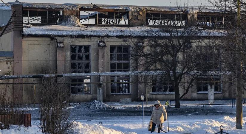 Dróncsapás ért egy ukrán vasútállomást - Egy dolgozó megsérült