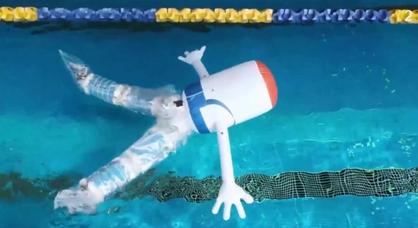Megnő, összemegy, repül, úszik, sőt akár a vízen is jár ez a robot