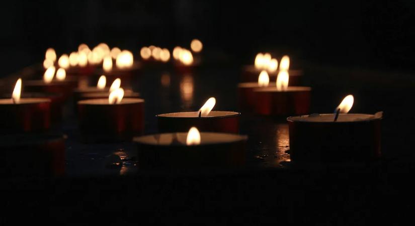 "Örökre velünk marad" – fekete-fehér fotóval jelentkezett, gyászol Orbán Viktor