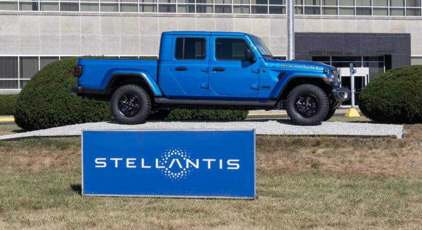 Brutális veszteség az európai autóóriásnál: csak az elektromosításon ezermilliárdokat buktak