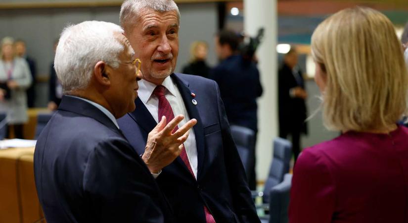 Drasztikusan vágja vissza a cseh kormány az Ukrajnának szánt humanitárius segélyeket