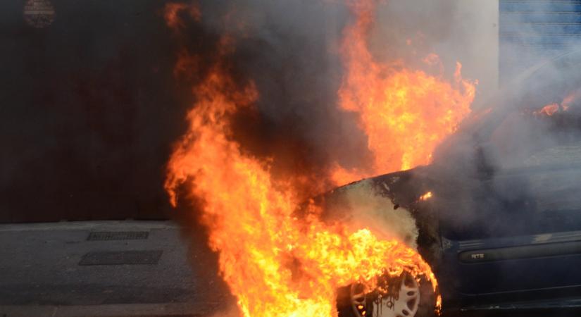 Mindegy, drága vagy olcsó, ezek az autók kigyulladhatnak