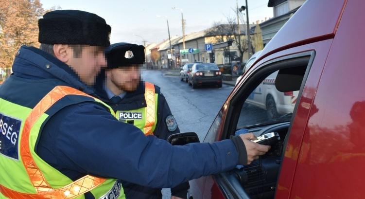 Országos közúti ellenőrzést tart a rendőrség hétfőtől Magyarországon