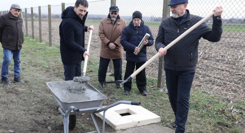 Adminisztrációs hiba miatt késik az adai víztisztító átadása?
