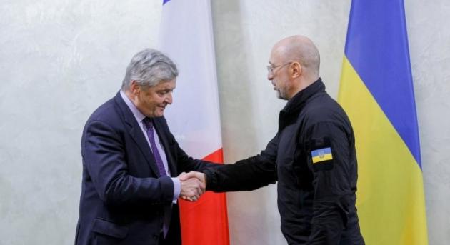 Franciaország 150 generátort ad át Ukrajnának – Smihal