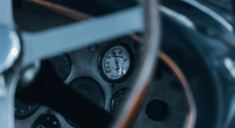 Kínai márkák formálják át a 6000 km alatt futott autók piacát 2026-ban