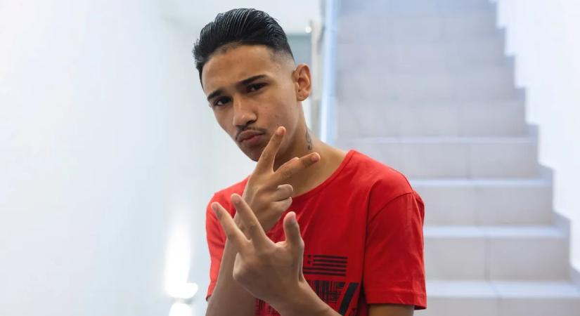 Beleálltak követői Ádám Attilába az új dala miatt, apja védte meg: „Ez élőben is így szólna!”