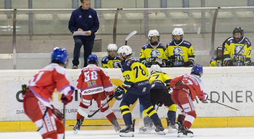 A fehérvári hokiedző találkozása az olimpiai lánggal - videóval, galériával