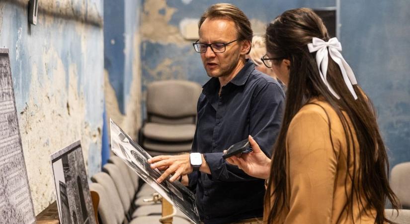 „Jól vagyunk” – Kitalált helyről küldött sorokban elevenedik meg a mocsai zsidóság tragédiája