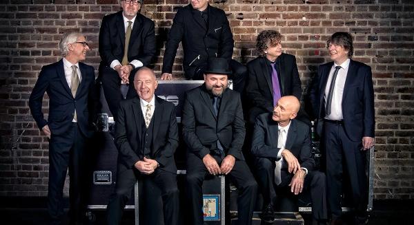 "Ki tudja, hol tart most a King Crimson története?"