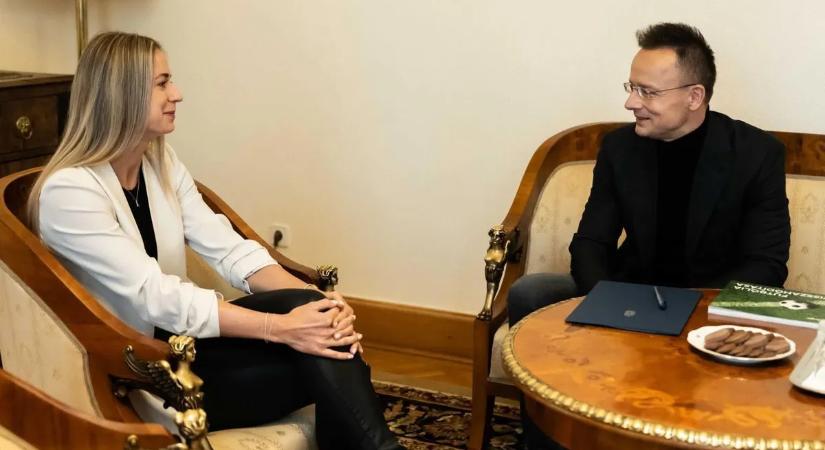 Szijjártó Péter fogadta Bondár Annát, miután ukrán ellenfele nem fogott vele kezet