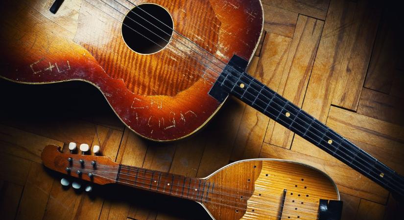 Gitárral esett neki a banknak – ilyen rongálás még nem volt Kiszomboron