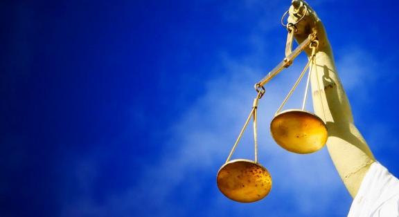 Litresits: Ilyen lendülettel Orbán olyan rendeletet is hozhatna, amellyel megszünteti a bíróságokat