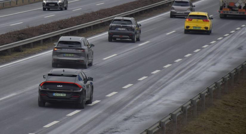 Harmincegy villanyautó téli autópályás hatótávját tesztelték le Magyarországon