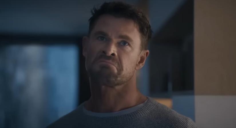 Chris Hemsworth-szel millió módon végez az Alexa az Amazon vicces reklámfilmjében - még egy bepöccent medvét is ráküld