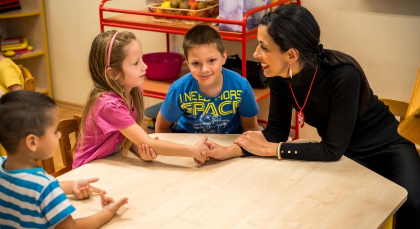 Kötelezően ajánlott politikai pedofília egy református óvodában