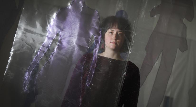 Elmosódik minden az orrhegyünkről nézve