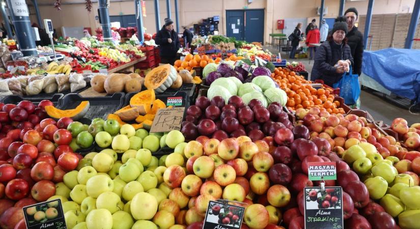 Éledezik a kaposvári piac: így reagáltak a vásárlók az almamizériára