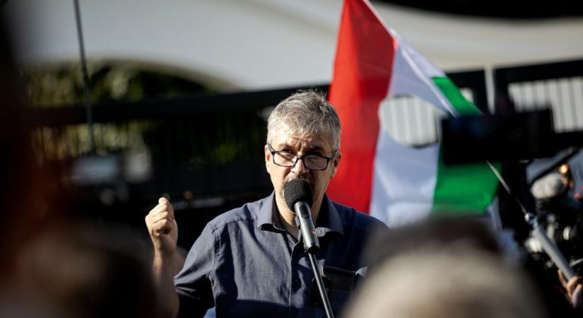 Hadházy szerint nem tud leszokni a politikai pedofíliáról a Fidesz