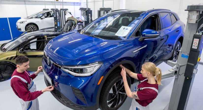 Tavaly Európában a Volkswagen több elektromos autót adott el, mint a Tesla