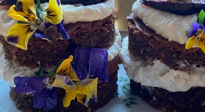 Ehető virágos fatörzstortácska növényi alapanyagokból, lisztmentesen - recept